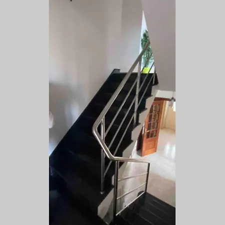 Casa Pedracuca Con Vista A Ria Y Al Mar, En Coruna * Cabana de Bergantiños