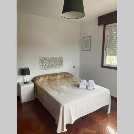 Casa Pedracuca Con Vista A Ria Y Al Mar, En Coruna * Cabana De Bergantinos